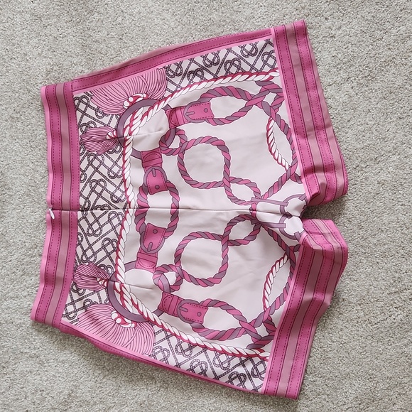 Shorts - Picture 3 of 4